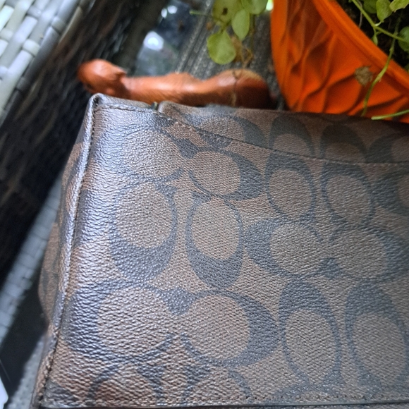 🎁 NEW COACH AVA SIGNATURE Shoulder Bag with Gold Chains/Hardware - Picture 8 of 14